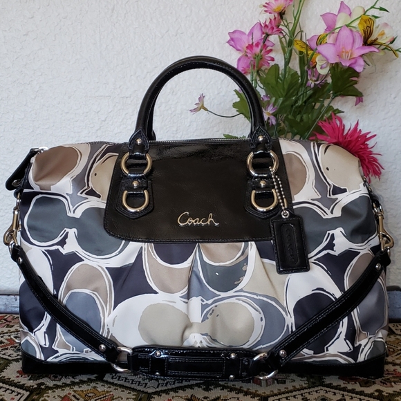 Coach Handbags - Coach Ashley Hand Drawn Scarf Print Sstchel🥰